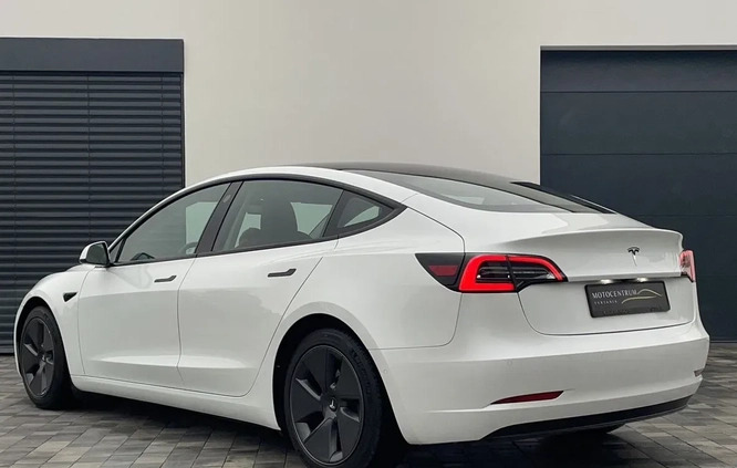 Tesla Model 3 cena 125900 przebieg: 33000, rok produkcji 2021 z Żmigród małe 631